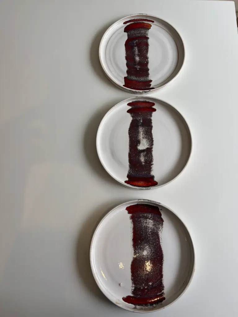 Ruby and White Plates (pièce)